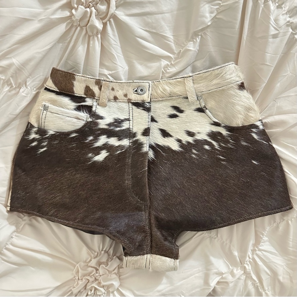 NWT Cowhide Pattern Women's Shorts - REAL LEATHER - Picture 2 of 7